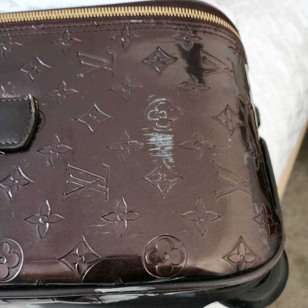 Carry On Luggage - Picture 7 of 10